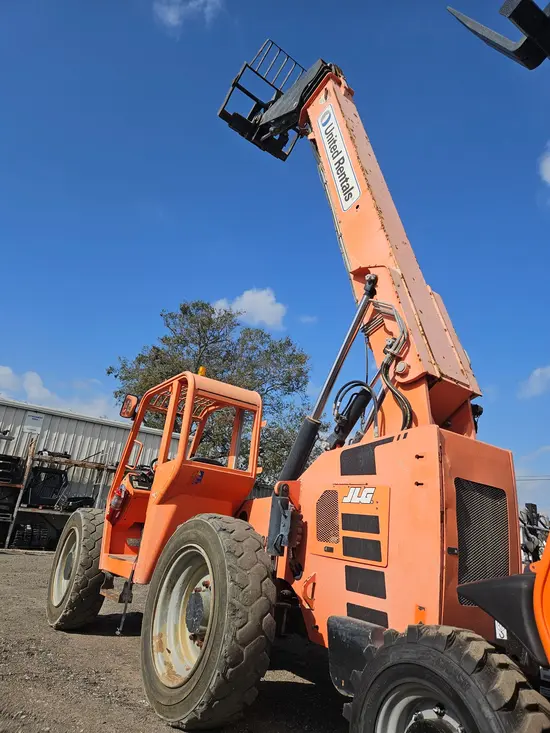 2016 SKYTRAK 6042 Forklift