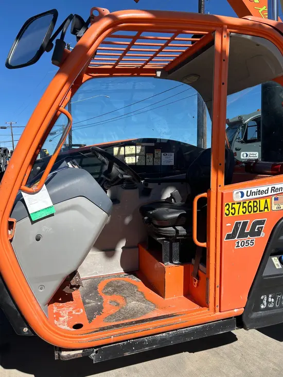 2016 JLG 1055 Forklift