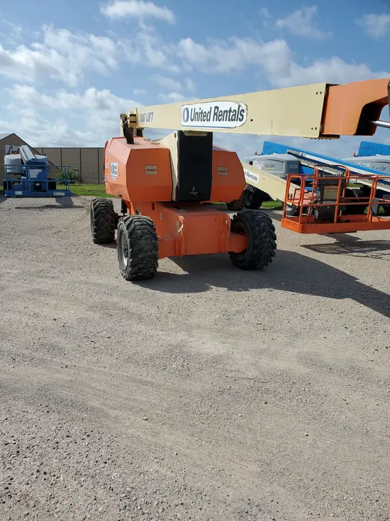 2013 JLG 800AJ Articulating Boom Lift
