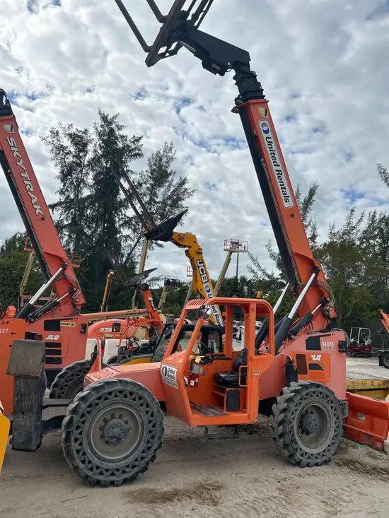 2016 SKYTRAK 10054 Forklift
