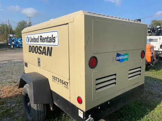 2018 Doosan P425/HP375WCU Air Compressor