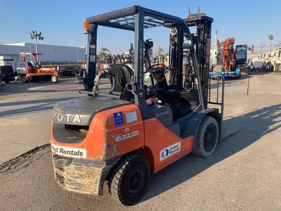 2017 Toyota 8FGU30 Warehouse Forklift