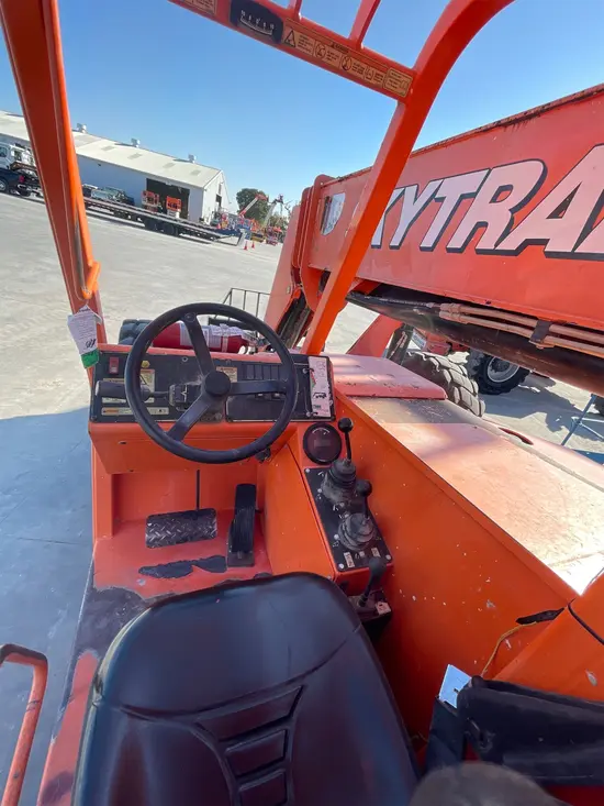 2014 SKYTRAK 8042 Forklift