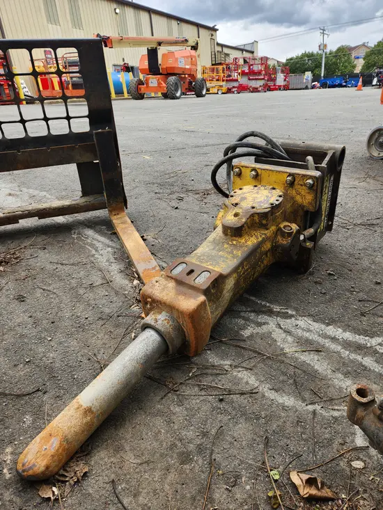 2017 Atlas Copco SB 452 Attachment