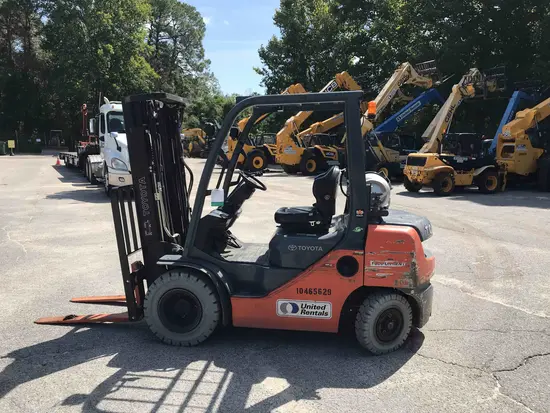 2016 Toyota 8FGU25 Warehouse Forklift