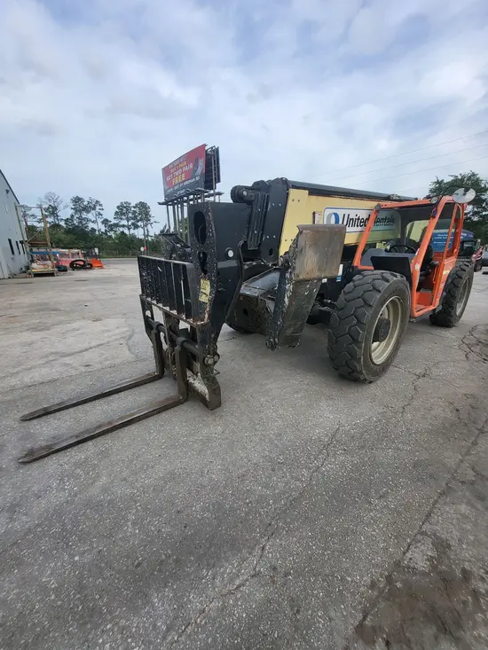2016 JLG 1055 Forklift