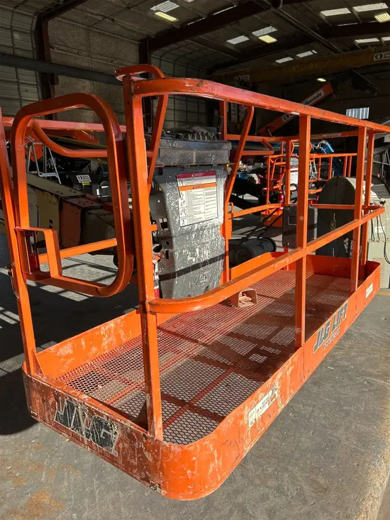 2013 JLG 800S Boom Lift