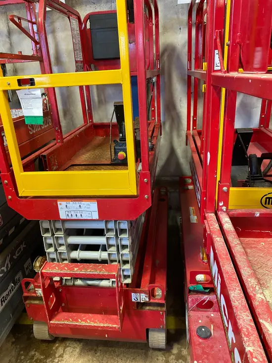 2018 MEC MICRO 19 Scissor Lift