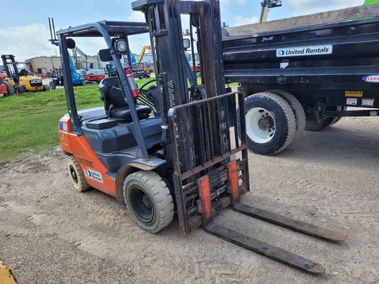2016 Toyota 8FDU25 Warehouse Forklift