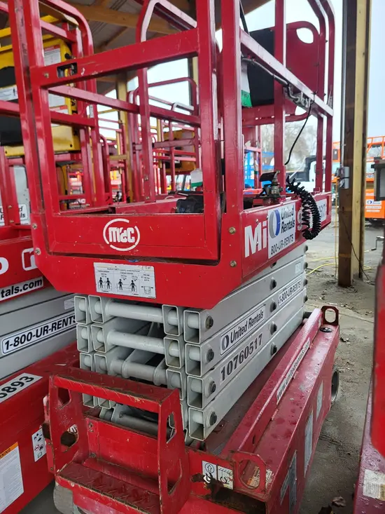 2018 MEC MICRO 19 Scissor Lift