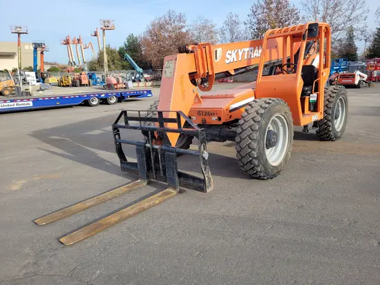 2015 SKYTRAK 8042 Forklift