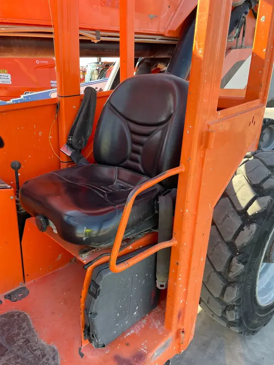 2014 SKYTRAK 8042 Forklift