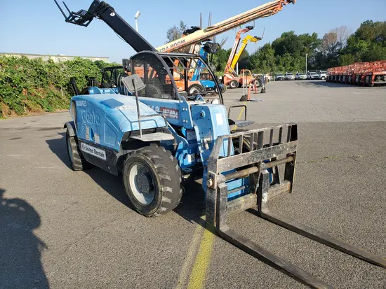 2015 Genie GTH-5519 Forklift