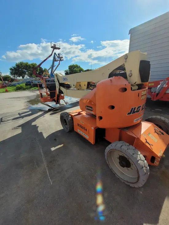 2015 JLG E450AJ Articulating Boom Lift