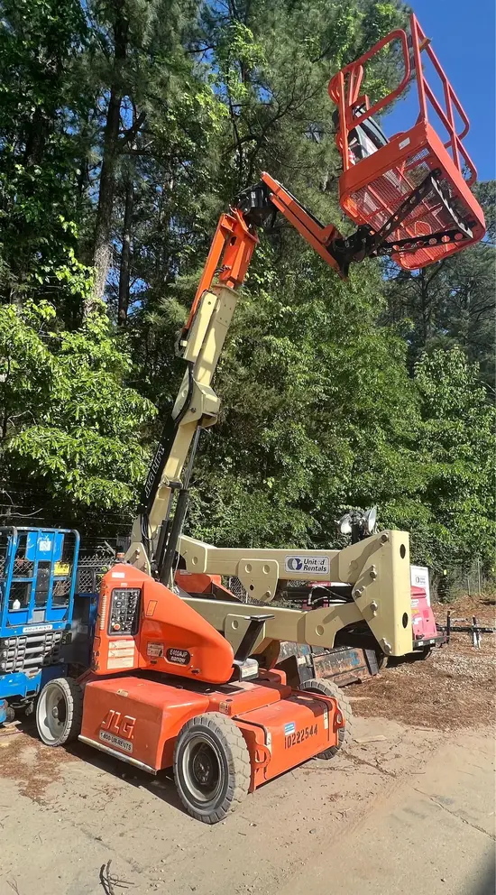 2014 JLG E400AJPN Articulating Boom Lift