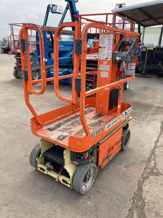 2016 JLG 1230ES Self-Propelled One-Person Lift