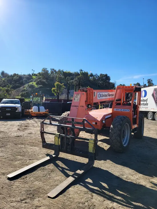 2015 SKYTRAK 6042 Forklift