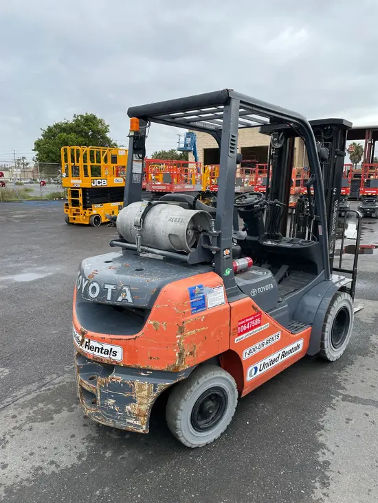 2017 Toyota 8FGU25 Warehouse Forklift