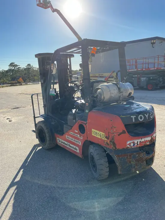 2018 Toyota 8FGU30 Warehouse Forklift