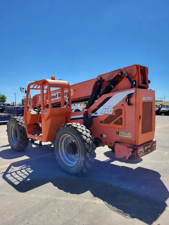 2014 SKYTRAK 8042 Forklift