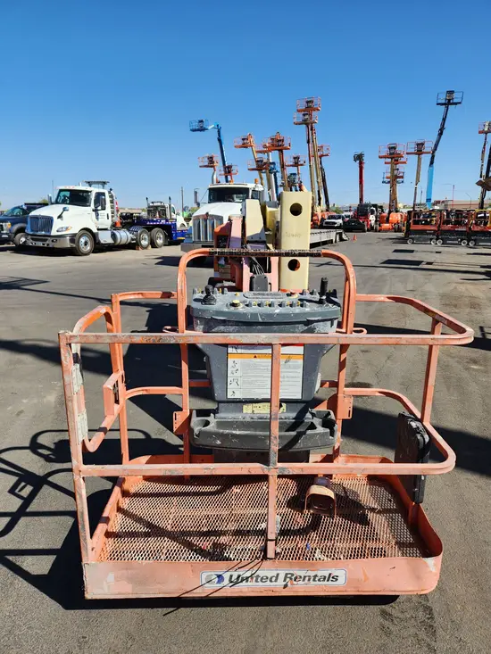 2014 JLG E450AJ Articulating Boom Lift