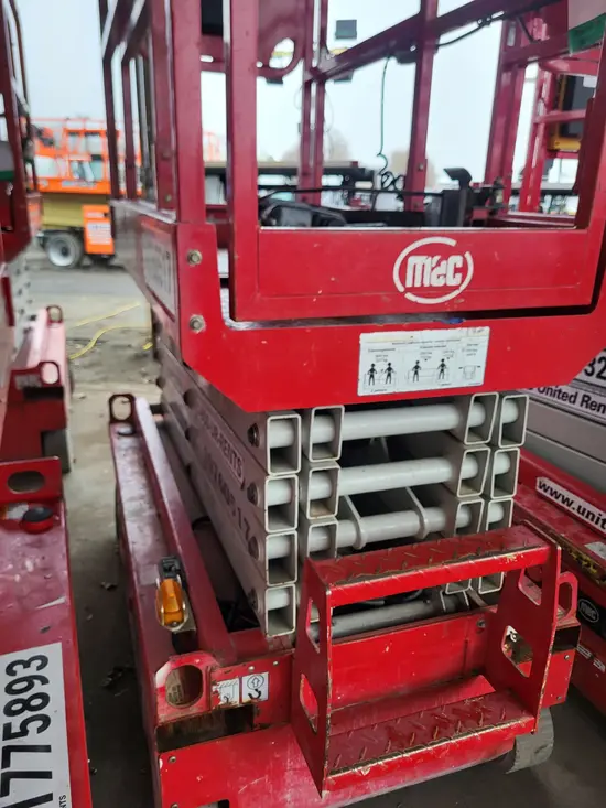 2018 MEC MICRO 19 Scissor Lift