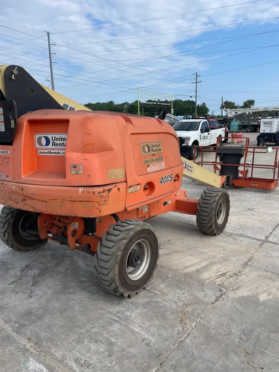 2014 JLG 400S Boom Lift