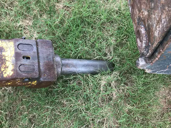 2016 Atlas Copco SB 452 Attachment