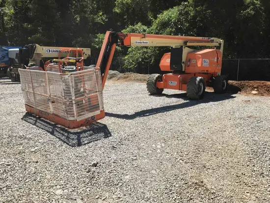 2012 JLG 800AJ Articulating Boom Lift