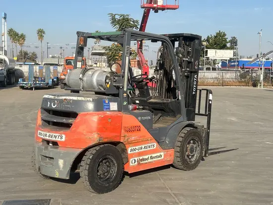 2017 Toyota 8FG35U Warehouse Forklift