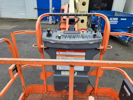 2013 JLG E450AJ Articulating Boom Lift