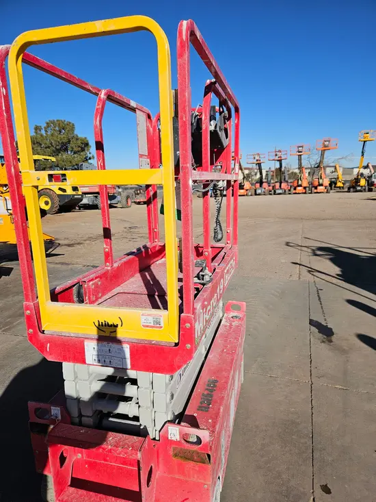 2021 MEC MICRO 19 Scissor Lift