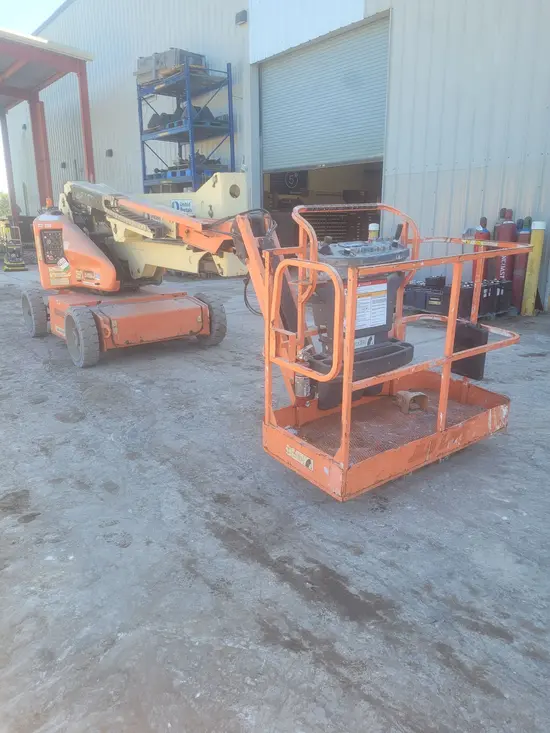 2015 JLG E450AJ Articulating Boom Lift