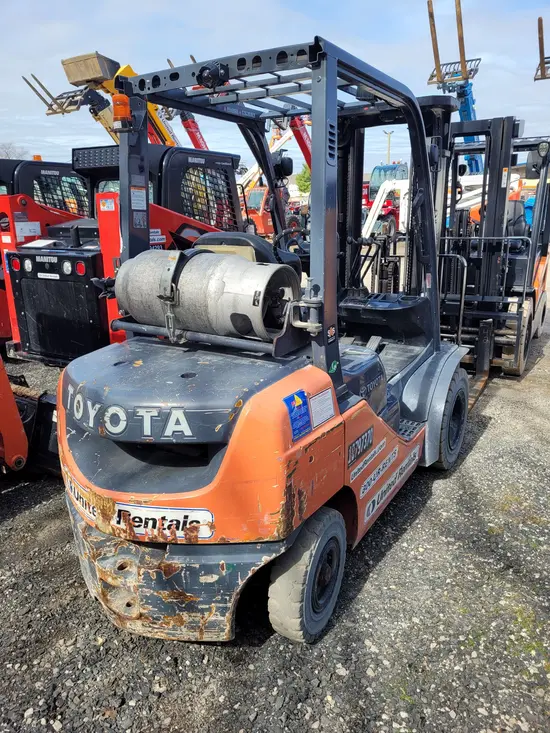2018 Toyota 8FGU25 Warehouse Forklift