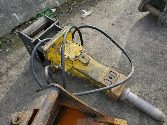 2017 Atlas Copco SB 452 Attachment