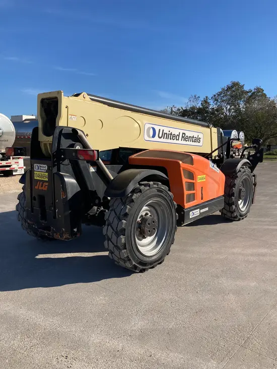 2016 JLG 1055 Forklift