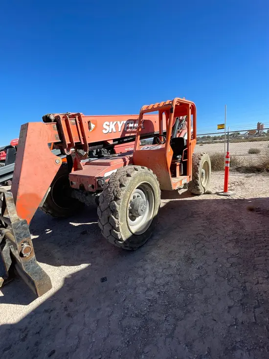 2015 SKYTRAK 8042 Forklift