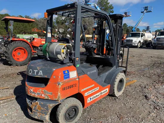 2017 Toyota 8FGU25 Warehouse Forklift