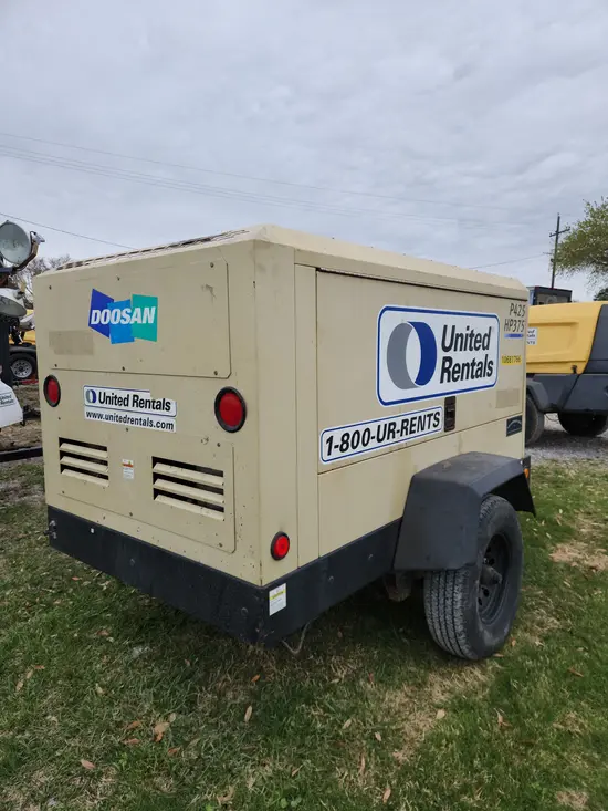 2017 Doosan P425/HP375WCUT4 Air Compressor
