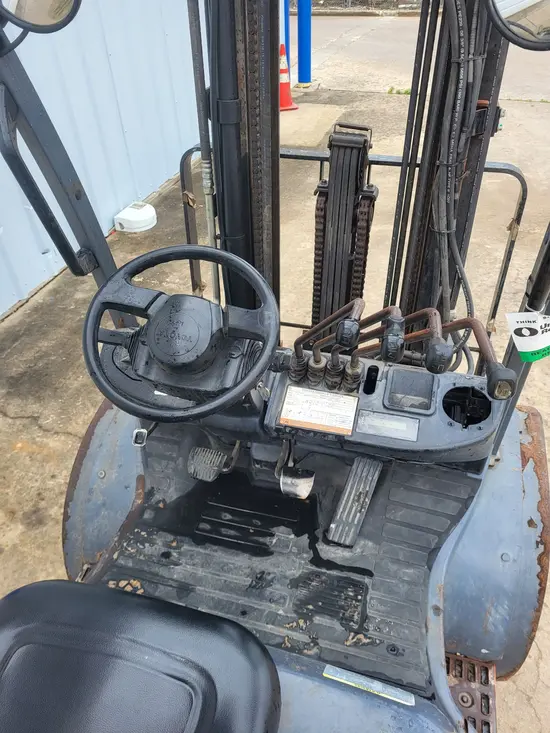2016 Toyota 8FDU25 Warehouse Forklift
