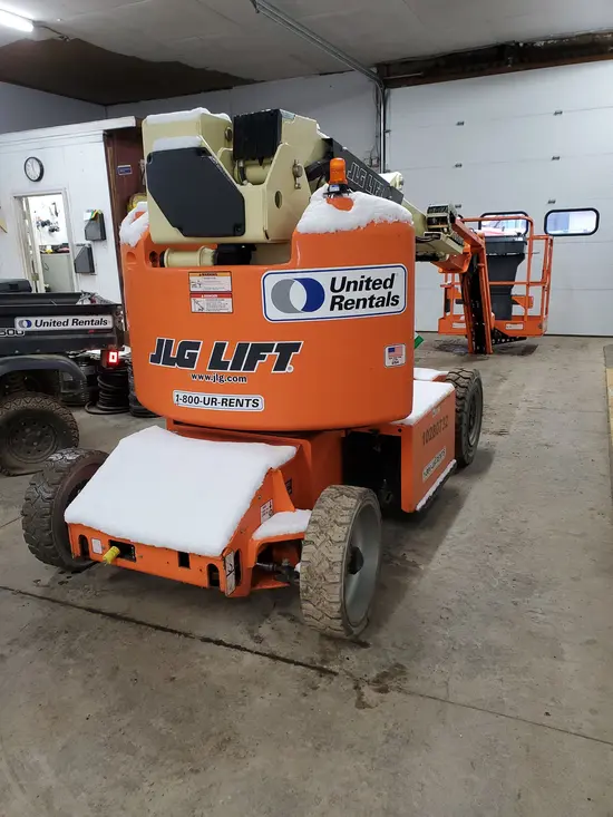 2014 JLG E400AJPN Articulating Boom Lift