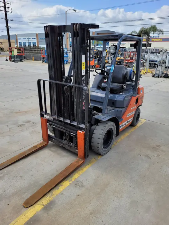 2017 Toyota 8FGU25 Warehouse Forklift