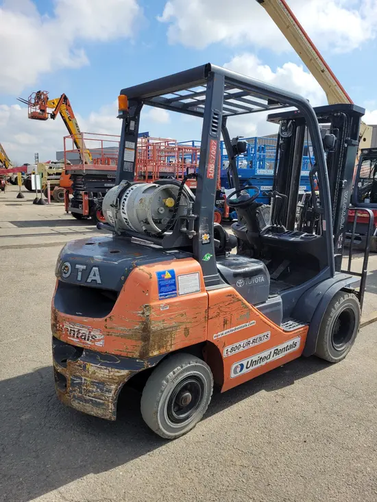 2017 Toyota 8FGU25 Warehouse Forklift