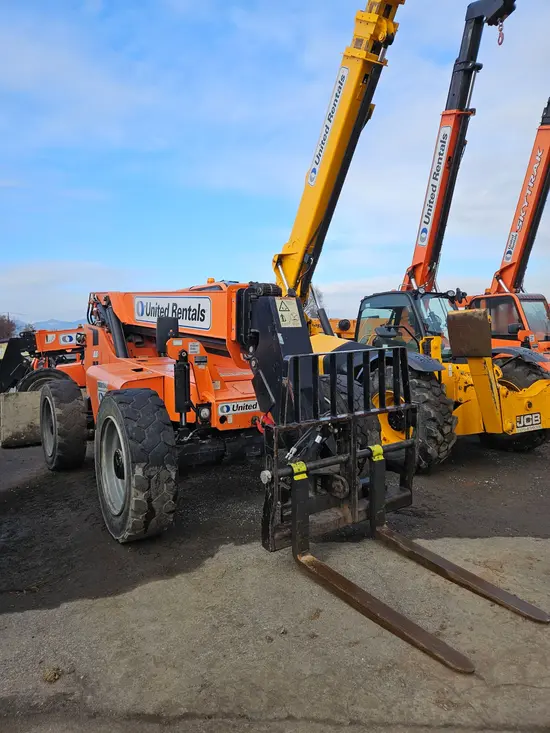 2017 SKYTRAK 8042 Forklift