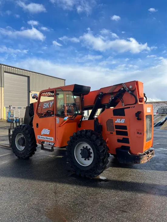 2015 SKYTRAK 6042 Forklift