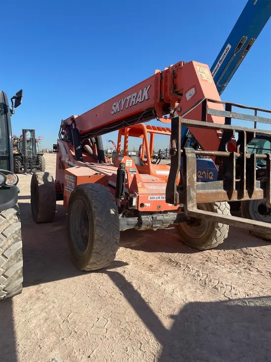 2015 SKYTRAK 8042 Forklift