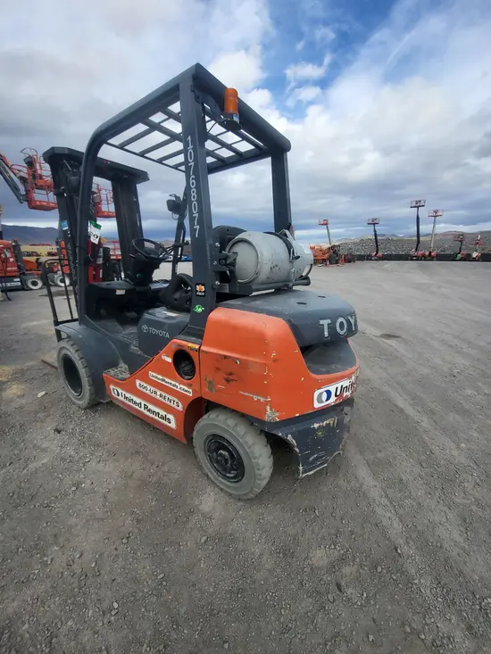 2018 Toyota 8FGU25 Warehouse Forklift