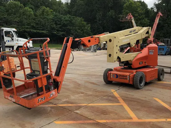 2012 JLG E400AJPN Articulating Boom Lift