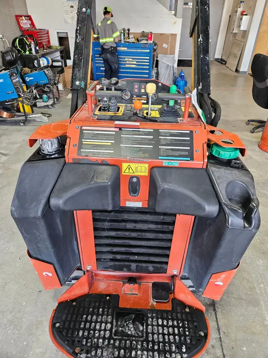 2020 Ditch Witch SK800 Track Loader
