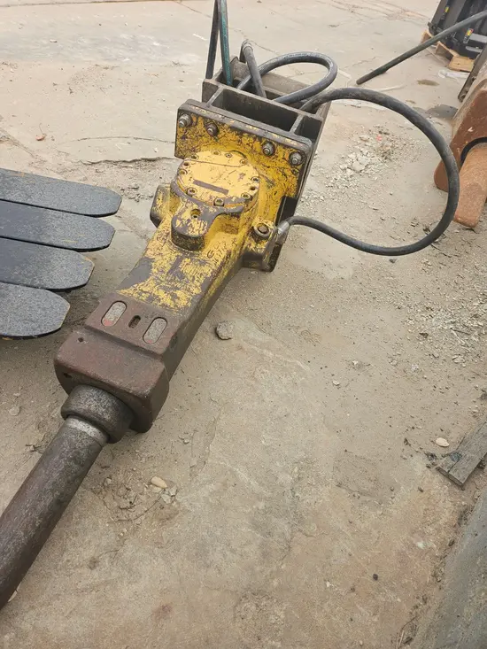 2017 Atlas Copco SB 452 Attachment